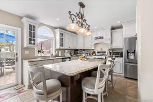 174-28 Pidgeon Meadow Rd, Fresh Meadows, NY 11365 - Photo 10