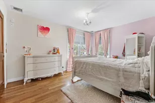 174-28 Pidgeon Meadow Rd, Fresh Meadows, NY 11365 - Photo 24