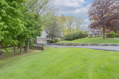 1 Alexa Court, Pearl River, NY 10965 - Photo 4