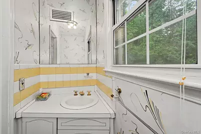 95 Georgia Avenue, Bronxville, NY 10708 - Photo 12