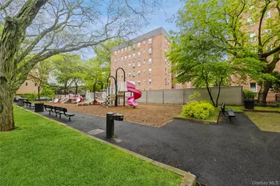 95 Georgia Avenue, Bronxville, NY 10708 - Photo 32