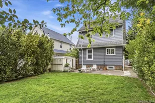 43-11 Westmoreland St, Little Neck, NY 11363 - Photo 18