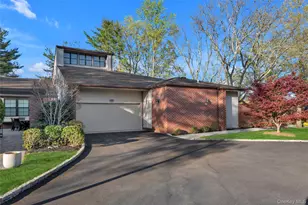 115 Eagles Crescent, Manhasset, NY 11030 - Photo 2