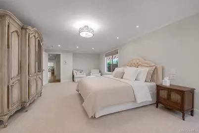 115 Eagles Crescent, Manhasset, NY 11030 - Photo 16