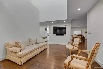 115 Eagles Crescent, Manhasset, NY 11030 - Photo 30