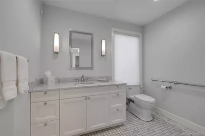 115 Eagles Crescent, Manhasset, NY 11030 - Photo 22