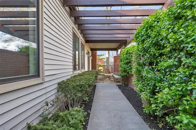 115 Eagles Crescent, Manhasset, NY 11030 - Photo 36