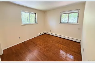 95 Graywood Road #2nd Fl, Port Washington, NY 11050 - Photo 12