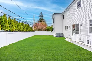 12 Patience Ln, Westbury, NY 11590 - Photo 44
