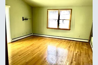 56 Gwendolyn Place, East Islip, NY 11730 - Photo 10