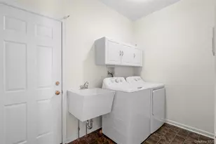 411 Vassar Pl, Fishkill, NY 12524 - Photo 18