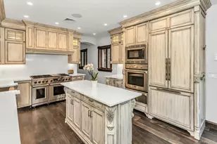 91 Crescent Beach Rd, Glen Cove, NY 11542 - Photo 10