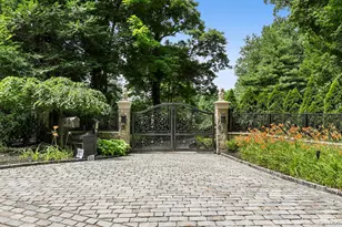 91 Crescent Beach Rd, Glen Cove, NY 11542 - Photo 2