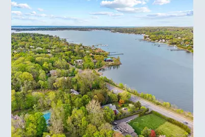355A E Shore Road, Great Neck, NY 11023 - Photo 4