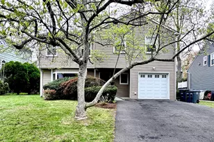 20 Salem Pl, White Plains, NY 10605 - Photo 2