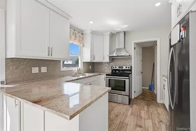 18 Marwood Place, Stony Brook, NY 11790 - Photo 8