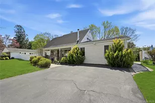 18 Marwood Pl, Stony Brook, NY 11790 - Photo 2