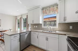 18 Marwood Pl, Stony Brook, NY 11790 - Photo 10