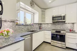 65-47 169th St, Fresh Meadows, NY 11365 - Photo 8