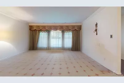 9 Oakwood Circle, Roslyn, NY 11576 - Photo 12