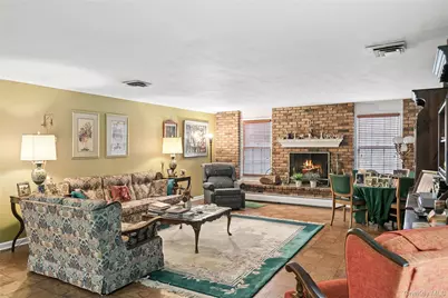 9 Oakwood Circle, Roslyn, NY 11576 - Photo 14