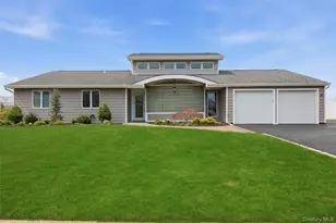 21 Shore Dr W, Copiague, NY 11726 - Photo 8