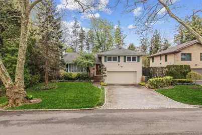 35 Hilldale Road, Albertson, NY 11507 - Photo 2