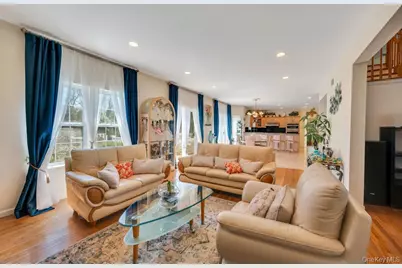 7 Stadium Boulevard, East Setauket, NY 11733 - Photo 18