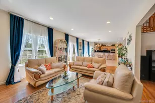 7 Stadium Blvd, East Setauket, NY 11733 - Photo 18