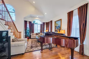 7 Stadium Blvd, East Setauket, NY 11733 - Photo 12