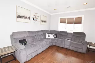 32 Lagoon Pl, East Islip, NY 11730 - Photo 10