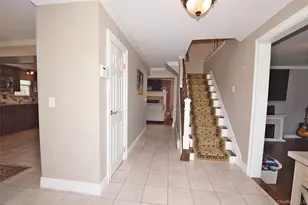 32 Lagoon Pl, East Islip, NY 11730 - Photo 14