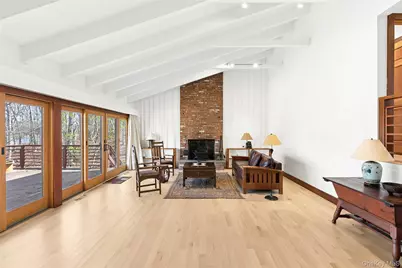 89 Isle Of Wight Road, East Hampton, NY 11937 - Photo 2
