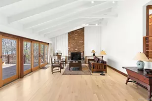 89 Isle of Wight Rd, East Hampton, NY 11937 - Photo 2