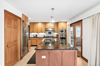 89 Isle Of Wight Road, East Hampton, NY 11937 - Photo 10