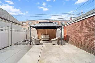 60-56 69th Ln, Maspeth, NY 11378 - Photo 34