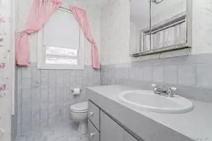 202 Dixon Ave, New York, NY 10303 - Photo 18