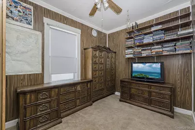 202 Dixon Avenue, New York, NY 10303 - Photo 30