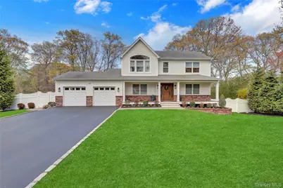 19 Oakwood Avenue, Miller Place, NY 11764 - Photo 2