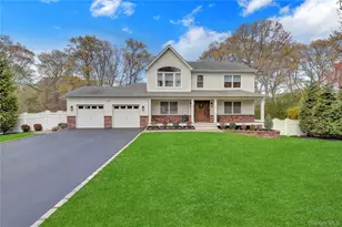 19 Oakwood Ave, Miller Place, NY 11764 - Photo 2
