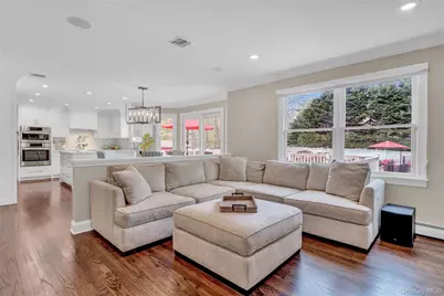19 Oakwood Avenue, Miller Place, NY 11764 - Photo 18