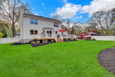 19 Oakwood Avenue, Miller Place, NY 11764 - Photo 12