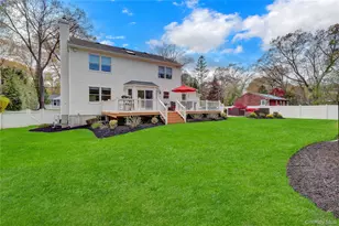 19 Oakwood Ave, Miller Place, NY 11764 - Photo 12
