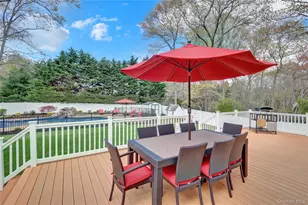 19 Oakwood Ave, Miller Place, NY 11764 - Photo 10