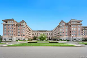 300 E Overlook, Port Washington, NY 11050 - Photo 12