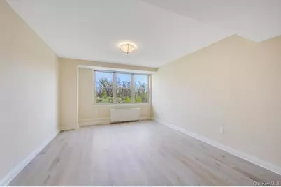 300 E Overlook #240, Port Washington, NY 11050 - Photo 2