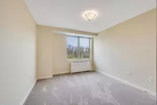 300 E Overlook, Port Washington, NY 11050 - Photo 6