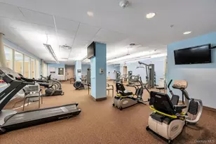300 E Overlook, Port Washington, NY 11050 - Photo 18