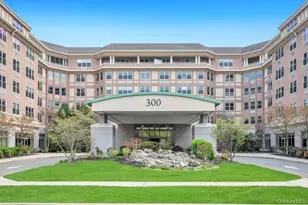 300 E Overlook, Port Washington, NY 11050 - Photo 10