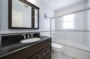 82 E Seacrest Ave, Lindenhurst, NY 11757 - Photo 16